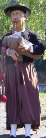 The Palma musician playing his Mallorcan bagpipe